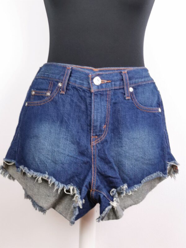 Short effet used Levis jean taille 38 seconde main