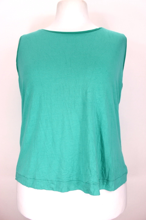 Top uni vert sans manches ZAMBA Taille 46-friperie-occasion-seconde main
