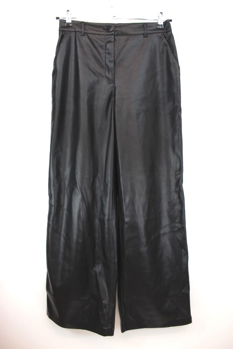 Pantalon straight simili-cuir Kiabi taille 36-38 - friperie femmes, vêtements d'occasion, seconde main