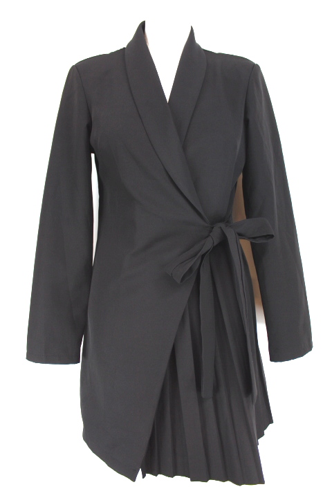 Robe à bouton unique et ceinture assortie New Collection taille 34 - friperie femmes, vêtements d'occasion, seconde main