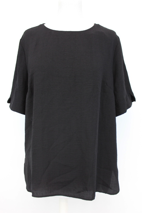Tee-shirt léger - Bouton pour fermeture arrière - Petites fentes sur les manches - PRIMARK - Taille 42 - Friperie - Seconde main
