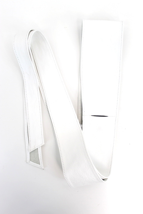 Ceinture blanche 123 187 cm - friperie femmes, vêtements d'occasion, seconde main